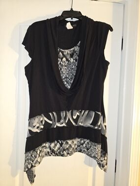 Coco Bianco Black Sleeveless Tunic with Gray Print Panels